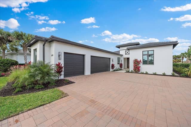 3739 CALEDONIA LN photo