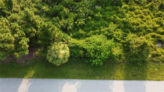 Lot 30 CLOVELON ST photo