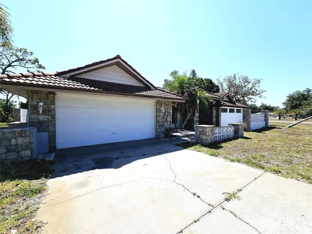2411 BELLE RD photo