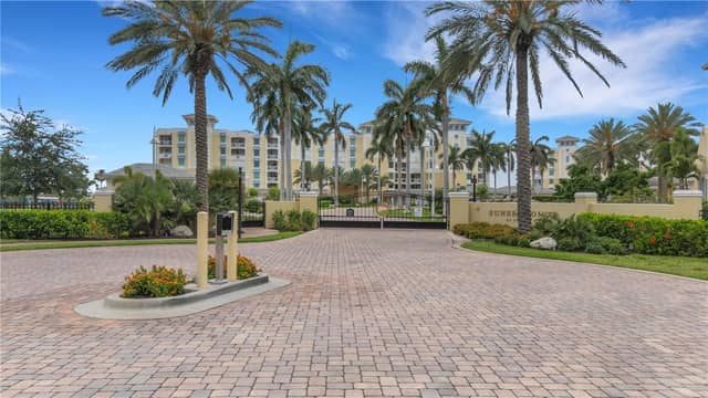 795 COLLANY RD #304 photo