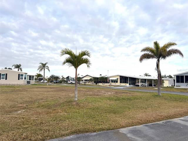 501 SAN CLEMENTE CIR photo