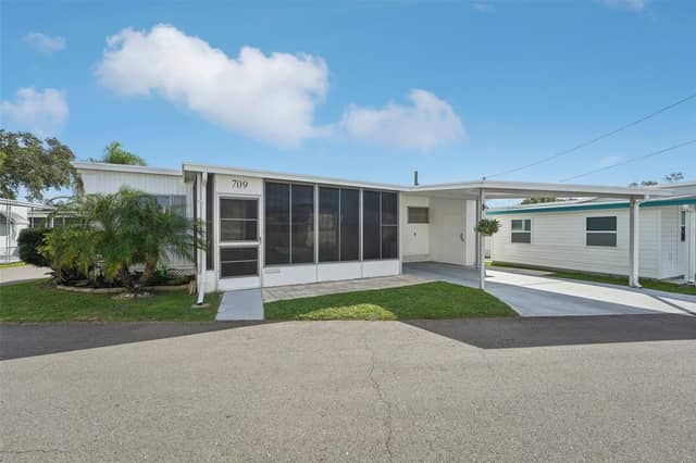 1600 N OLD COACHMAN RD #709 photo