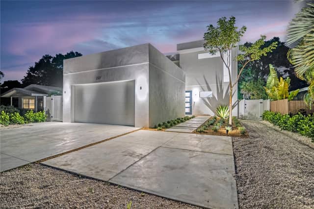 2327 HILLVIEW ST photo