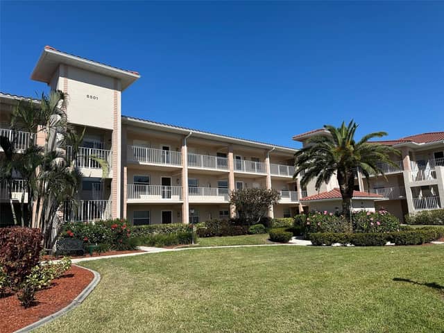 6501 STONE RIVER RD #209 photo