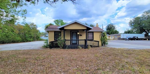 1901 W SLIGH AVE photo
