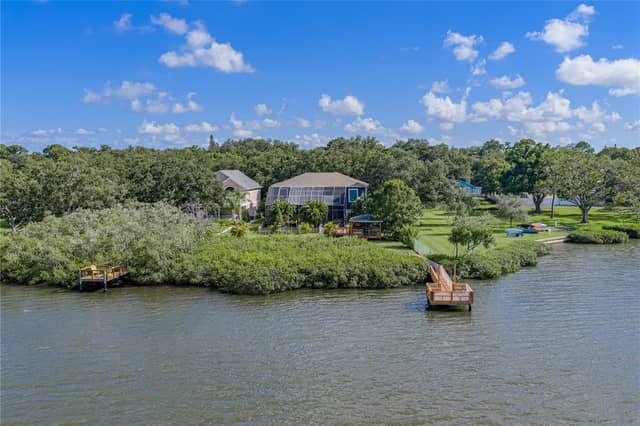 3484 SHORE DR photo