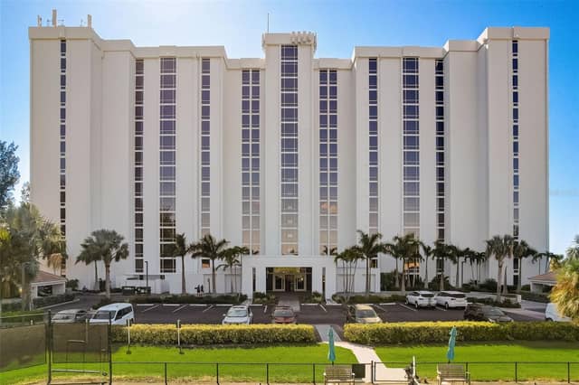 2425 GULF OF MEXICO DR #14B photo