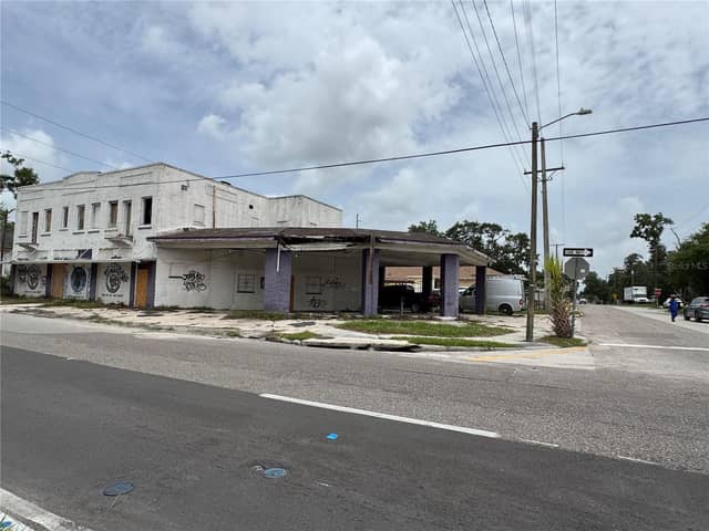 2804 E COLUMBUS DR photo