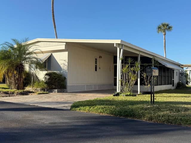 4432 TUCKER SQ photo