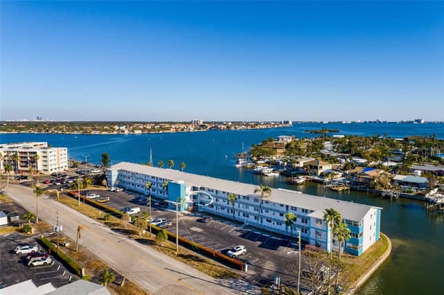1893 SHORE DR S #209 photo