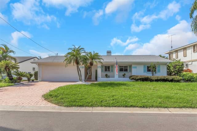 220 DRIFTWOOD DR S photo