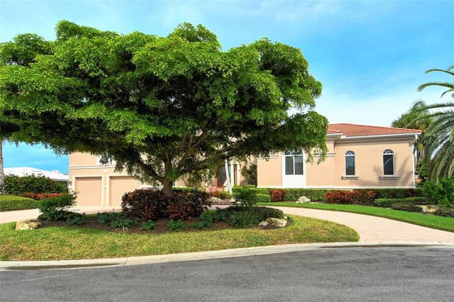 591 PUTTING GREEN LN photo