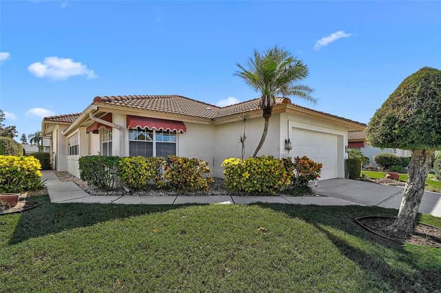 4717 PERIDIA BLVD E photo