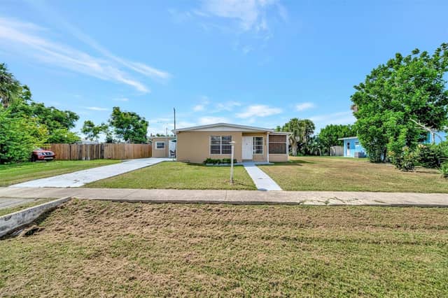 7959 HYDE PARK AVE photo