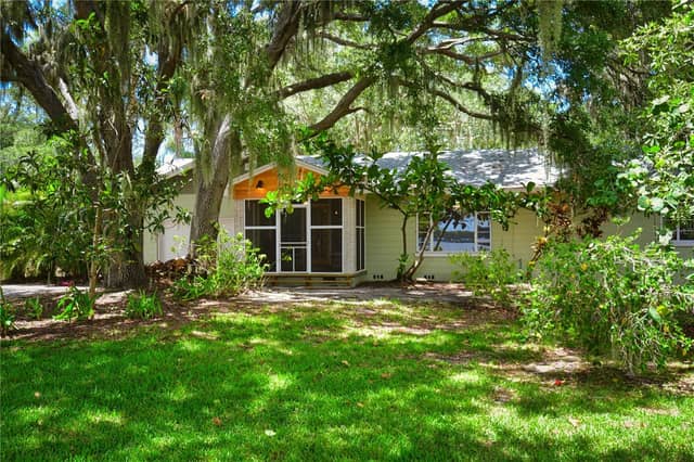 160 BAYSHORE DR photo