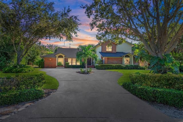 2371 LANDINGS CIR photo