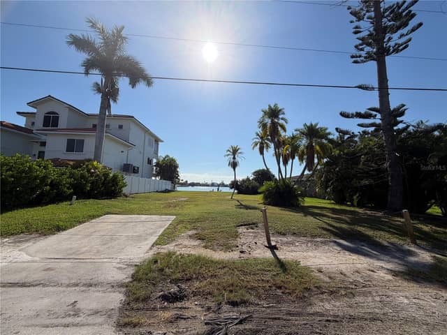 16325 REDINGTON DR photo
