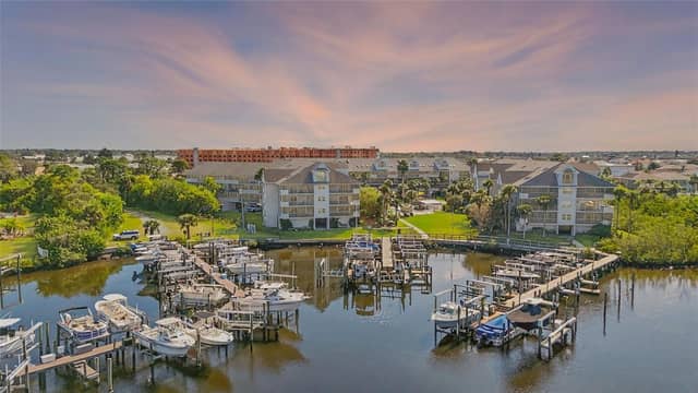 5567 SEA FOREST DR #323 photo