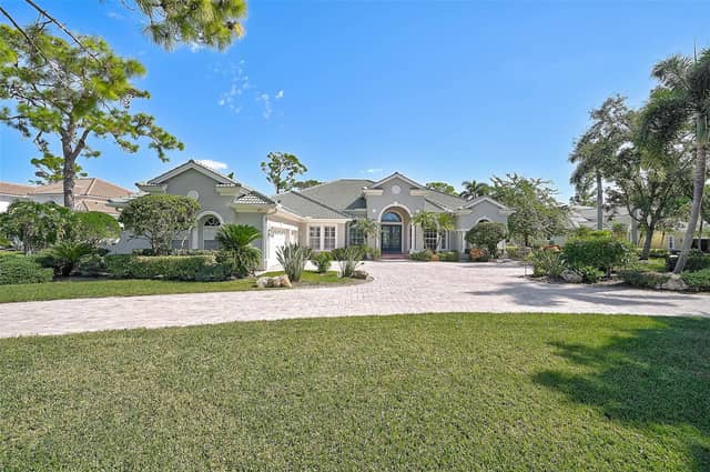 538 DOVE POINTE DR photo
