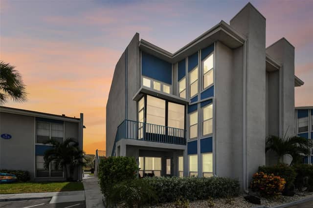315 MEDALLION BLVD #E photo