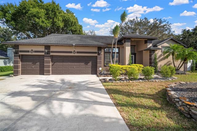 424 SUMMIT CHASE DR photo