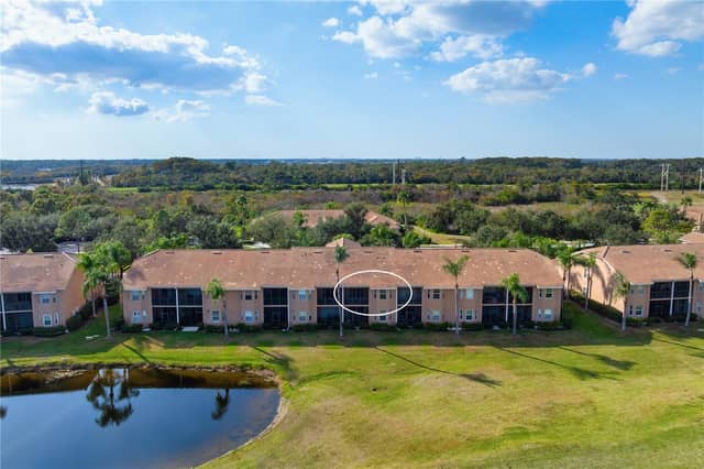 915 FAIRWAYCOVE LN #204 photo