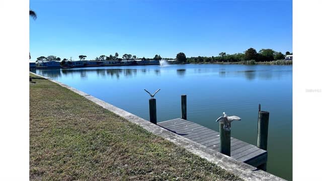 518 IMPERIAL DR photo