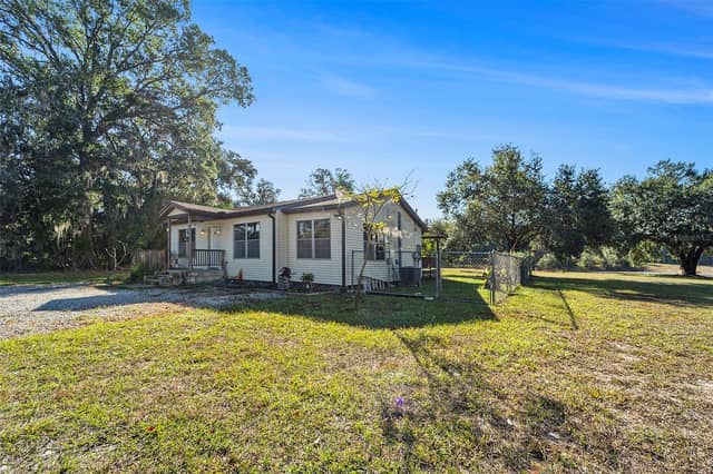 2215 WALLACE RD photo
