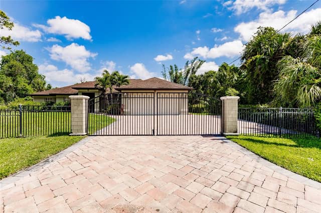 4238 GOLFAIR LN photo