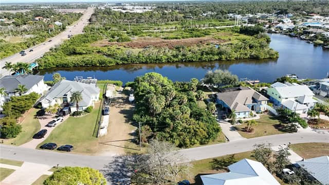 BAYVIEW DR photo