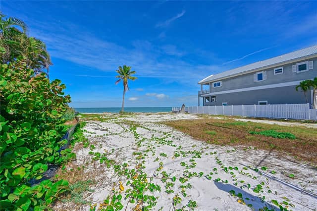 837 N SHORE DR photo