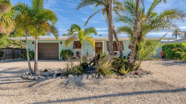 154 CRESCENT DR photo