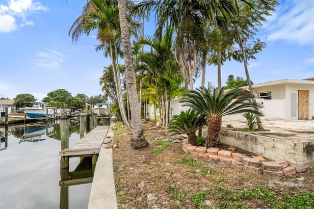 9570 SUN ISLE DR NE photo