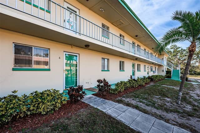 2001 GREENBRIAR BLVD #6 photo