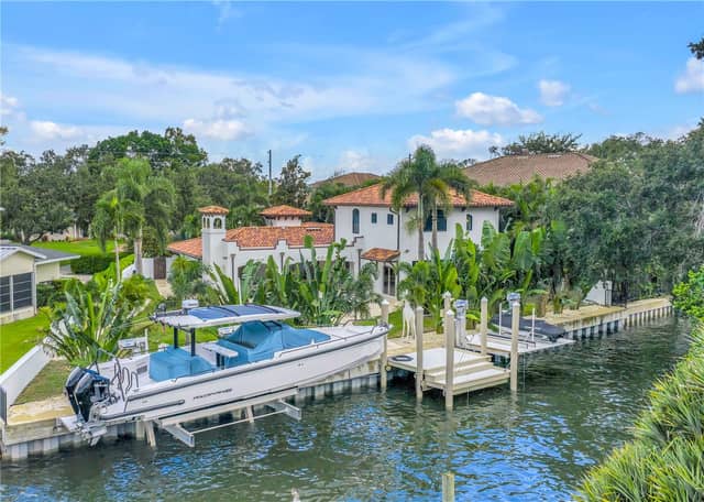 145 BAY POINT DR NE photo