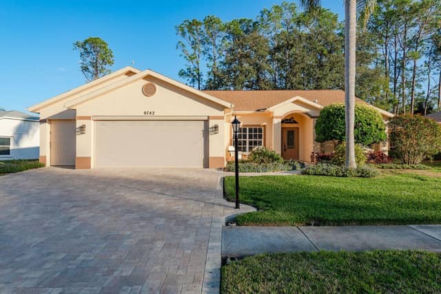 9742 OAKWOOD HILLS CT photo