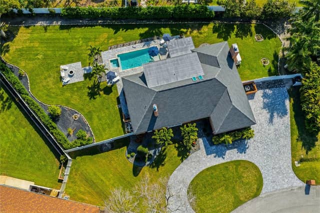 1307 RIVERVIEW CIR photo