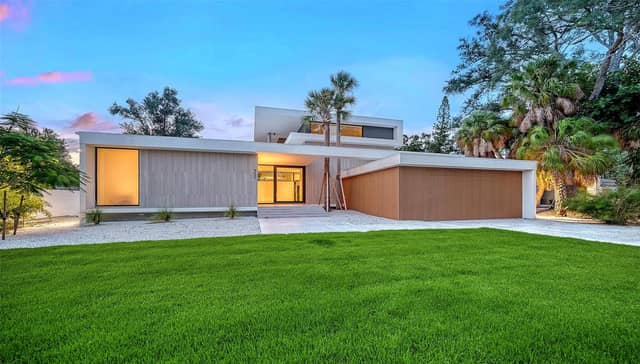 359 N SHORE DR photo