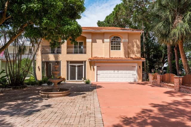 302 SHORE DR photo