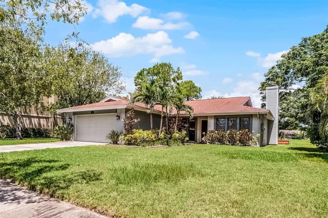 8208 LA SERENA DR photo
