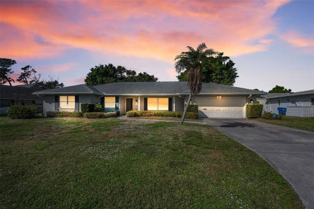 4 HIBISCUS RD photo