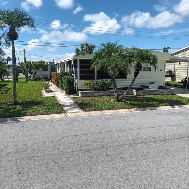 810 49TH AVE W photo