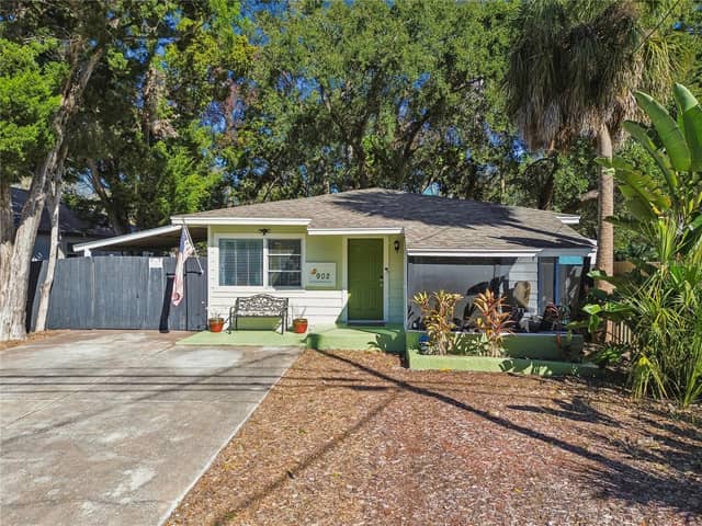 902 BELTREES ST photo