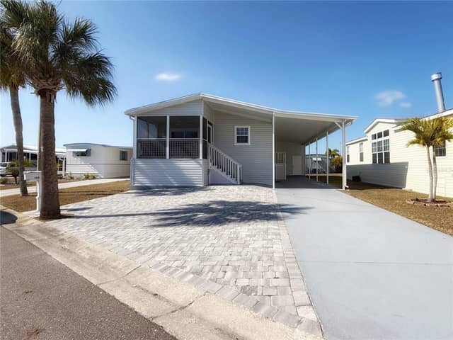 124 E SAINT ANNES CIR photo
