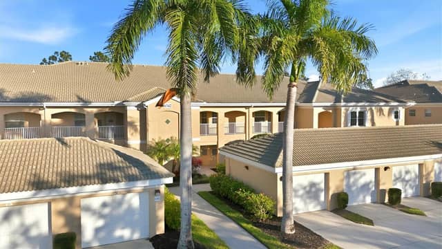 6342 GRAND OAK CIR #204 photo