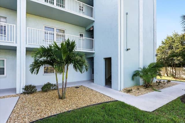 1706 BELLEAIR FOREST DR #128 photo