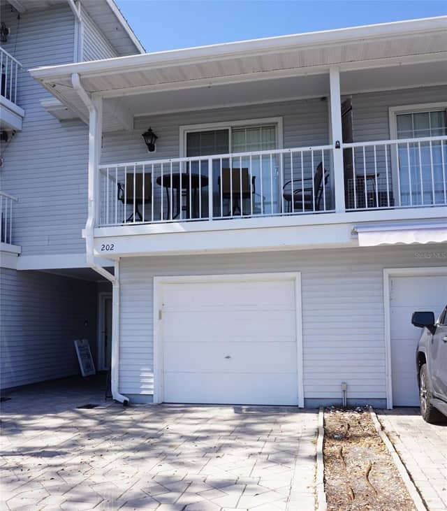2051 VISTA DEL SOL CIR #202 photo