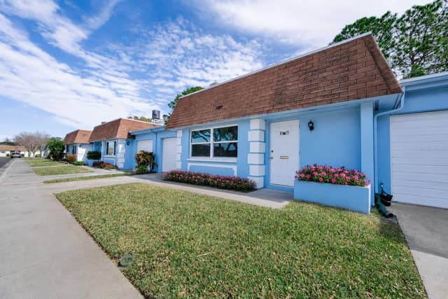 8315 BURGUNDY DR N #8315 photo