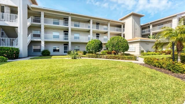 9610 CLUB SOUTH CIR #4106 photo