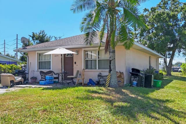2214 PARK RD photo
